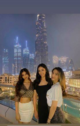 The popular star-kid stole the limelight flaunting her tiny waist as she posed with her friends