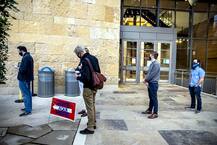 IN PICS | US Elections 2020: Voters Queue Up For Polls While America's Battle Against Covid-19 Crisis Continues