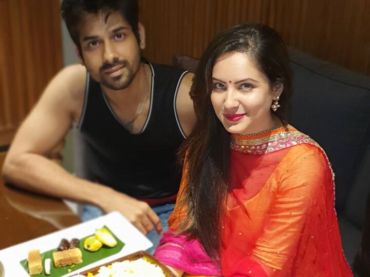 Karwa Chauth 2020: Newly Married Puja Banerjee & Kunal Verma Fast For Each Other, Share PICS Karwa Chauth 2020: Newly Married Puja Banerjee & Kunal Verma Keep Fast For Each Other's Well Being