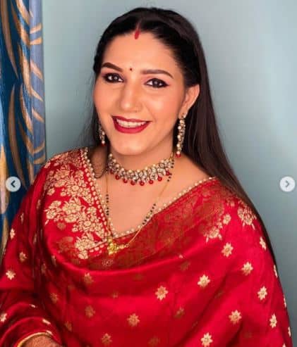 Bigg Boss 11 fame Haryanvi dance sensation Sapna Choudhary introduced her husband to fans as she celebrated Karwa Chauth with hubby Veer Sahu on Wednesday.