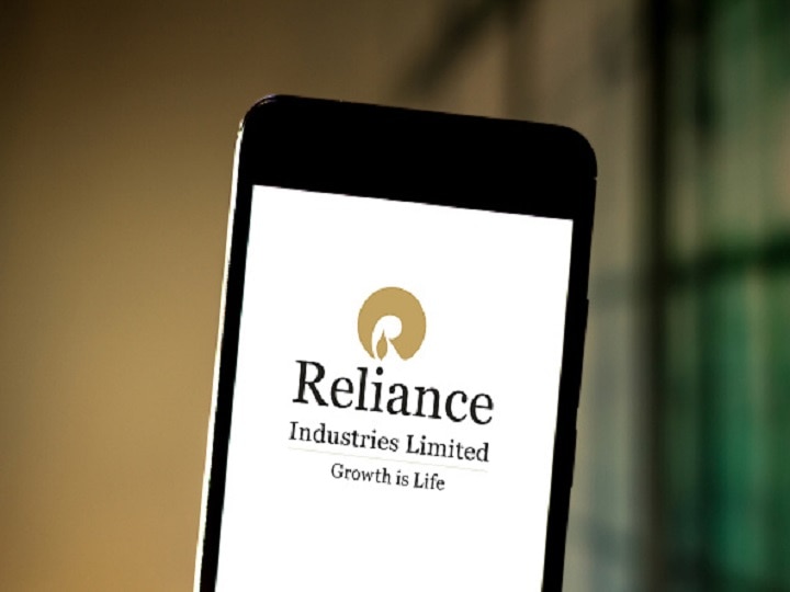 Reliance, Its Affiliates Raise Around Rs 3 Lakh Crore, In Talks To Raise Another Rs 2 lakh Crore  Saudi Arabia's PIF Signs Another Cheque For Reliance, This Time Rs 9555 Crore For The Retail Arm