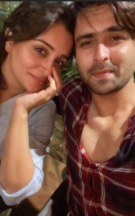 No filter! The couple seems to be have a great time in Goa