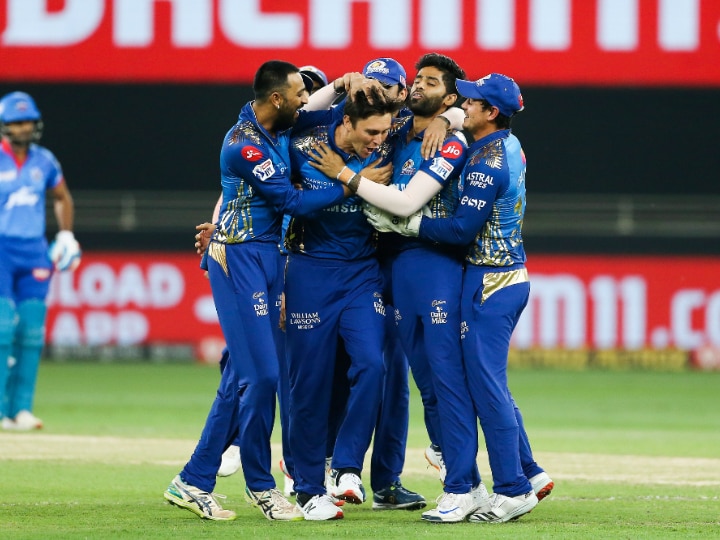IPL 2020 MI vs DC Final Trent Boult Removes Marcus Stoinis In Indian Premier league Final WATCH | Battle Of Blues On Fire, Trent Boult Removes Delhi Capitals' Stoinis In Fist Spell Of IPL 2020 Final