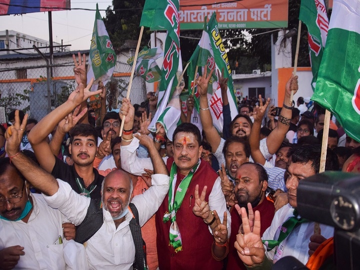 Bihar Election Results 2020: NDA, Mahagathbandhan On Lead As Small Parties Denting Vote Banks Bihar Election Results: How Small Parties Like AIMIM, BSP & Others Have Dented Vote Bank Of The Larger Ones