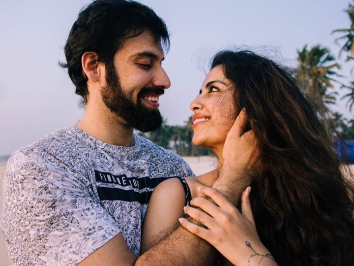 Balika Vadhu Actress Avika Gor Shares Instagram Post To Confirm Relationship With Boyfriend Milind Chandwani PIC: Balika Vadhu Actress Avika Gor Is In Love, Makes Relationship With Beau Milind Chandwani Insta Official