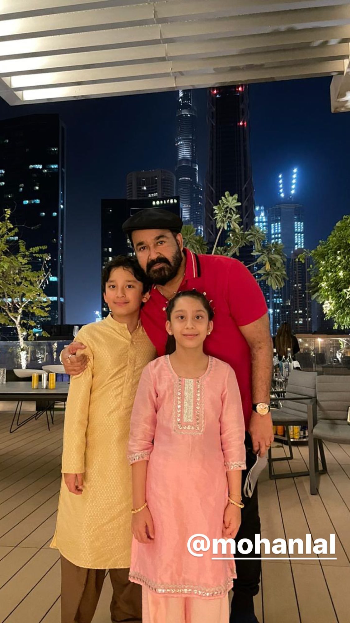 Diwali 2020: Sanjay Dutt Shares Adorable PIC With Wife Maanyata & Kids From Their Celebrations