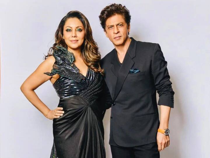 Shah Rukh Khan and Gauri Khan are one of the most loved couples in tinsel town. SRK's palatial house Mannat, which is located in Bandra, has always attracted the attention of the people. The sea-facing mansion is one of King Khan's most-prized possessions. 