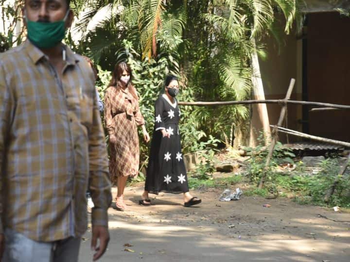5. Sources revealed that the NCB conducted the raid at the comedian’s premises after receiving specific information from a peddler about Bharti and Haarsh during the probe. (Image courtesy – Manav Manglani)