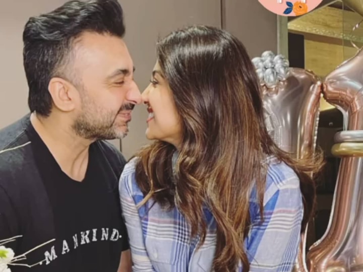 PIC: Here's How Shilpa Shetty & Raj Kundra Celebrated Their 11th Wedding Anniversary Shilpa Shetty Shares Adorable PIC With Hubby Raj Kundra From Their Wedding Anniversary Celebrations