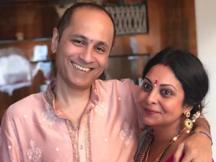 Delhi Crime Shefali Shah Vipul Slam IndiGo For Ill Treating Wheelchair Bound Elderly Patient WATCH | Delhi Crime Star Shefali Shah, Husband Vipul Slam IndiGo For Keeping Elderly Patient Waiting For Wheelchair; Airline Issues Apology