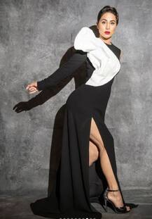 Gold Awards 2020: Hina Khan Looks Stunningly Gorgeous In A Black And White Gown; See PICS