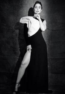 Gold Awards 2020: Hina Khan Looks Stunningly Gorgeous In A Black And White Gown; See PICS