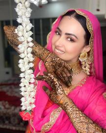 IN PICS: Ex Bigg Boss Contestant Sana Khan Looks Stunning In Her Mehndi Ceremony