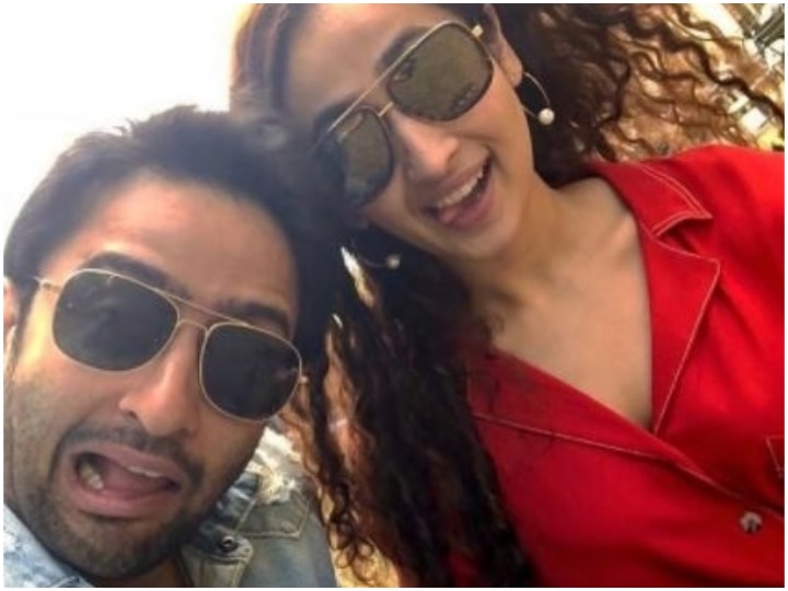 TV Actor Shaheer Sheikh Marries Girlfriend Ruchikaa Kapoor, Couple Opts For Court Marriage Due To Covid Pandemic!  TV Actor Shaheer Sheikh Marries Girlfriend Ruchikaa Kapoor, Couple Opts For Court Marriage Due To Covid Pandemic!