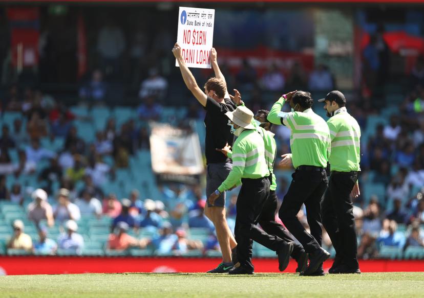 IND vs AUS, 1st ODI: Security At SCG Comes Under Fire As Spectators Interrupt Play With ‘Stop Adani’ Protest