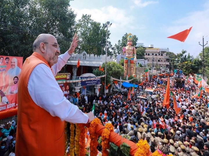 Hyderabad Civic Polls: After Mega Roadshow, Amit Show Trains Guns On TRS Govt And AIMIM Hyderabad Civic Polls: After Mega Roadshow, Amit Show Trains Guns On TRS Govt And AIMIM