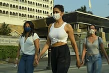 IN PICS: Deepika Padukone Gives Hubby Ranveer Singh A Kiss Before Leaving For Shoot With Siddhant Chaturvedi