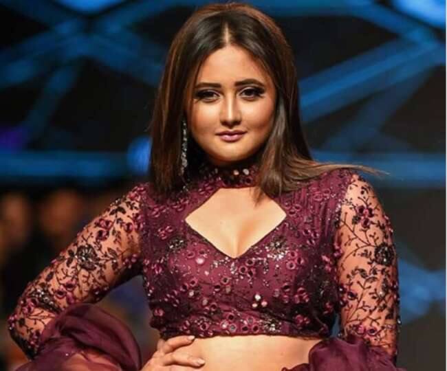 Popular TV actress Rashami Desai who was also one of the finalists of last season's Bigg Boss has set social media on fire with her bikini photoshoot