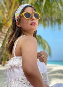 Hina Khan BREAKS THE INTERNET With Her HOT BIKINI PIC From Maldives Vacation!