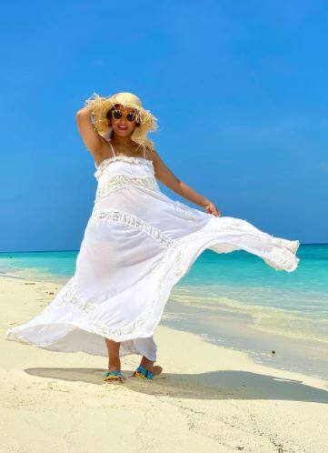 Yes she is none other than Hina Khan. The actress is constantly sharing pics on her Instagram and the photos from her vacation are giving us some serious travel goals.