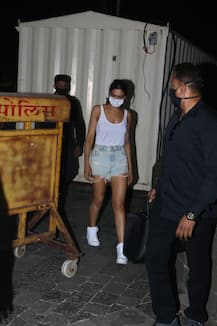 PICS: Deepika Padukone Grooves To Music As She Arrives Back From Shoot; Twins With Co-Star Siddhant Chaturvedi