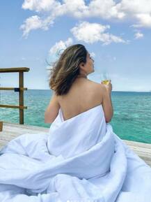 IN PICS: TV Diva Hina Khan Leaves Little To Imagination As She Flaunts 'Sexy Back' From Maldivian Vacation