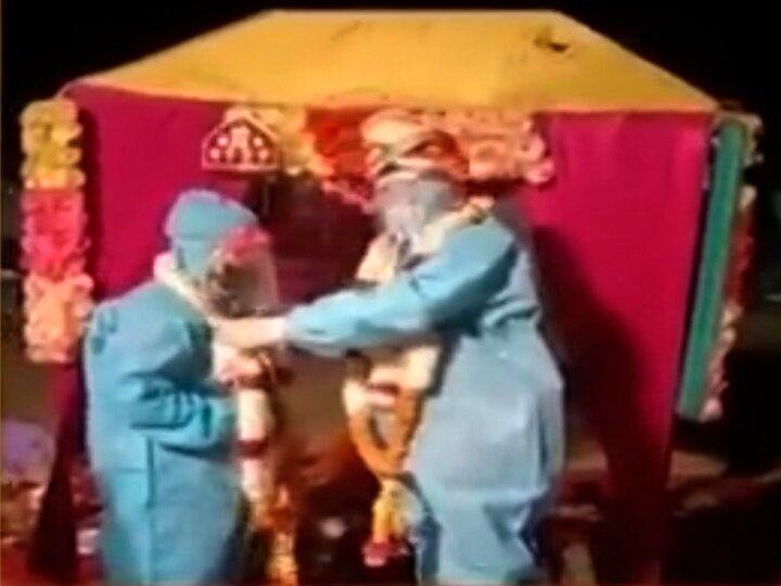 Rajasthan: Couple Get married In Covid Centre In Full PPE Kit After Bride Tests Corona Positive  Rajasthan Couple Tie Knot In Covid Centre In Full PPE Kit After Bride Tests Corona Positive