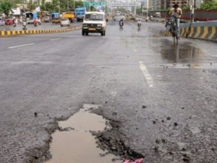 Woman in Maharashtra Files Complaint Against Potholed Road Says It Is ‘Mental Harassment’ Maharashtra Woman Files Complaint Against Potholed Road, Says It Is ‘Mental Harassment’