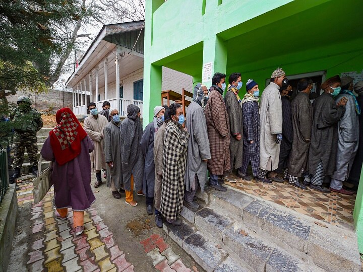 DDC Elections 2020: Phase 5 Polling Witnesses 43.27% Voter Turnout Till 1 PM Across Jammu And Kashmir DDC Elections 2020: Phase 5 Polling Witnesses 43.27% Voter Turnout Till 1 PM Across Jammu & Kashmir