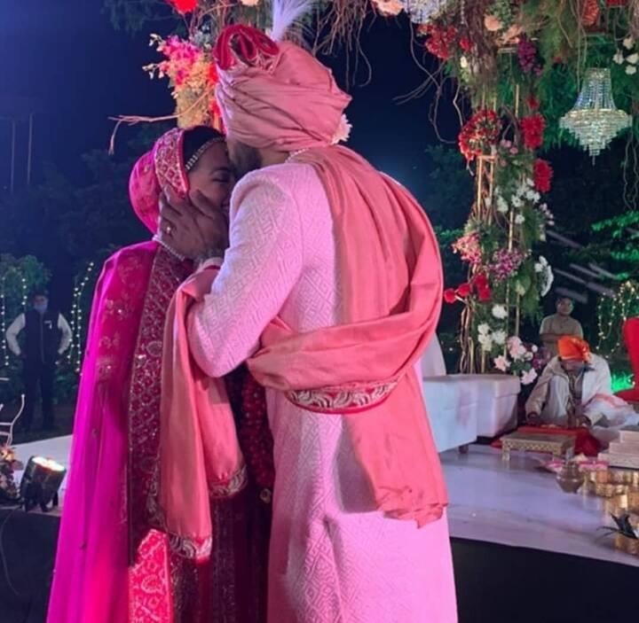 7. Comedienne Bharti Singh and her husband Harsh Limbachiyaa also attended the ‘ABCD’ actor’s wedding.