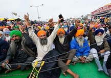 IN PICS | Protesting Farmers Brave Cold Wave In Delhi; Brace Up For Hunger Strike, Tractor Rally On Monday