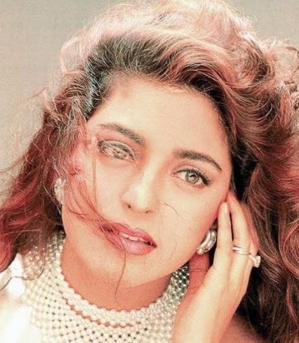 Juhi Chawla Loses Diamond Earring At Mumbai Airport, Promises To Reward Finder Juhi Chawla Loses Diamond Earring At Mumbai Airport, Promises To Reward Finder