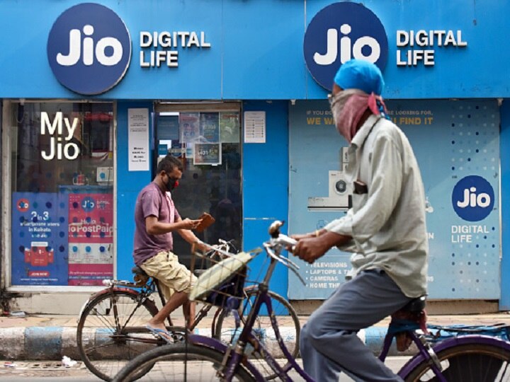 Jio Seeks TRAI Action Against Airtel, Vodafone-Idea For Inciting Public By Portraying It Anti-Farmer Jio Seeks TRAI Action Against Airtel, Vodafone-Idea For Inciting Public By Portraying It Anti-Farmer