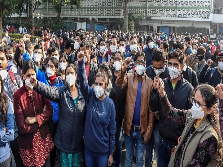 Delhi HC Directs Protesting Nurses To End Strike At AIIMS | Know Why They Are Protesting Delhi HC Directs Protesting Nurses To End Strike At AIIMS | Know Why They Are Protesting