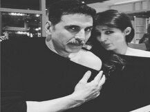 Akshay Kumar, Twinkle Khanna Set Couple Goals In Matching Off-Shoulder Outfits