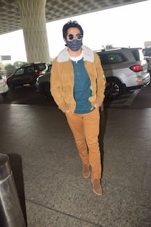 Jug Jugg Jeeyo: Varun Dhawan Jets Off To Chandigarh After Testing Negative For COVID-19, Spotted With Kiara Advani & Anil Kapoor At Airport