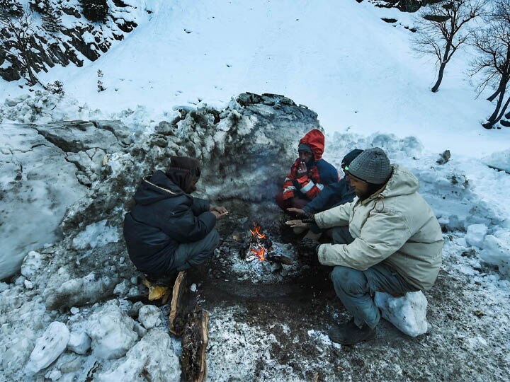 J&K: Sgr-Leh Highway Closed For 12th Day Due To Heavy Snowfall And Blizzards J&K: Sgr-Leh Highway Closed For 12th Day Due To Heavy Snowfall And Blizzards