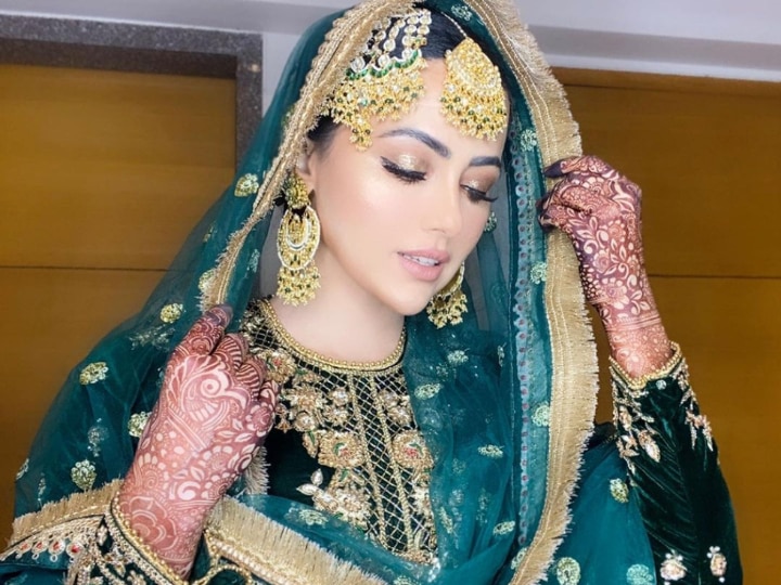 Ex Bigg Boss Contestant Sana Khan Celebrates One Month Of her Wedding Shares A Video Of Her Signing The Marriage Certificate Ex ‘Bigg Boss’ Contestant Sana Khan Celebrates One Month Of Her Wedding; Shares A Video Of Her Signing The Marriage Certificate