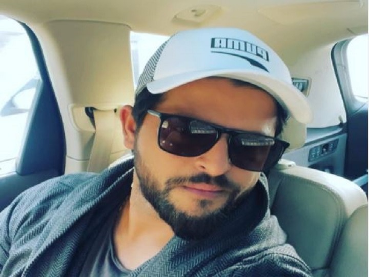 Mumbai Dragonfly Club Raid: All Celebs Except For Suresh Raina Escaped From Backdoor, Many Flew Back To Delhi In 7am Flight Mumbai Dragonfly Club Raid: All Celebs Except For Suresh Raina Escaped From Backdoor, Many Flew Back To Delhi In 7am Flight