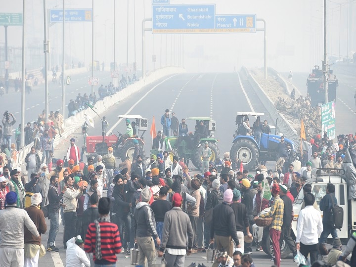 Farmers Open NH-24 After 9 Hours, Threaten To Block Again If Not Allowed To Reach Protest Site Tomorrow Complete Blockade Of NH-24 If Not Allowed To Reach Protest Site On Wednesday, Threaten Farmers
