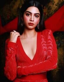 Sridevi's Daughter Khushi Kapoor Makes Her Instagram Account Public, See UNSEEN PICS Here