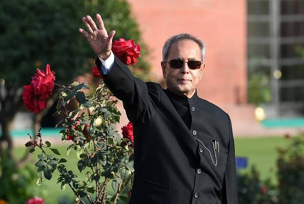 Pranab Mukherjee: The former President of India, Pranab Mukherjee who served from 2012 to 2017, passed on August 31, 2020 at the age of 84. The demise of the Congress stalwart who was respected by one and all, elicited an outpouring of grief across the political spectrum. A towering figure in Indian politics, Pranab Mukherjee was referred to as Pranab da by almost everyone known to him. He passed away after undergoing treatment for nearly three weeks. He was in septic shock due to lung infection.