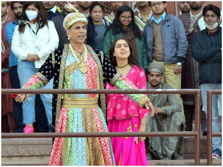 Sara Ali Khan And Akshay Kumar Shoot Atrangi Re In Cold Winters In Agra As Actor Plays Shah Jahan, SEE PHOTOS!