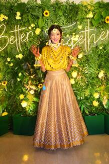 #GaZa Wedding: Gauahar Khan & Sister Nigaar Khan Flaunt Their Mehendi At Pre-Wedding Function