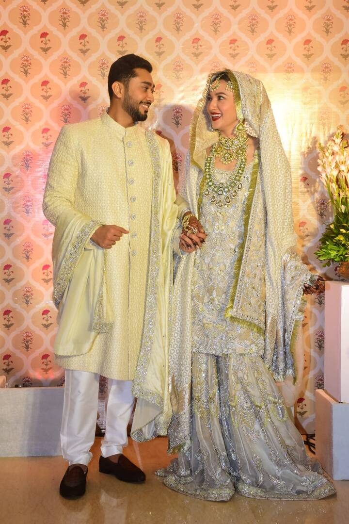 A video of the couple from their Chiksa ceremony has been making the rounds wherein they can be seen dancing to their heart's content, surrounded by their friends and families. (Photo Credit: Manav Manglani) 