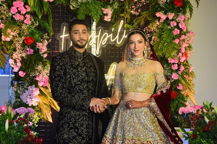 Here's A Look At Gauahar Khan's Post Wedding Photos With Zaid Darbar, The Couple Looks Adorable Together Here's A Look At Gauahar Khan's Post Wedding Photos With Zaid Darbar, The Couple Looks Adorable Together