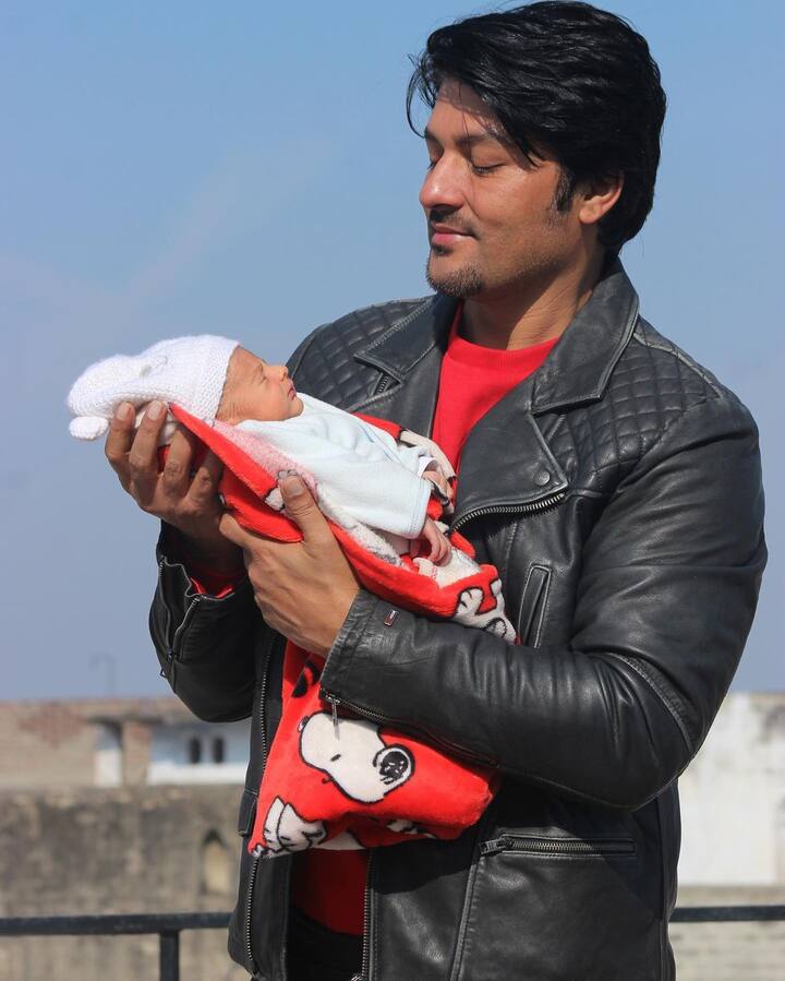 Popular TV star Anas Rashid and his wife Heena Iqbal welcomed their second child on December 14 in Ludhiana. The 'Diya Aur Baati Hum', who is father to one-and-a-half year old Aayat, has named his baby boy Khabib Anas Rashid.. He took to social media to share the good news with his family. 