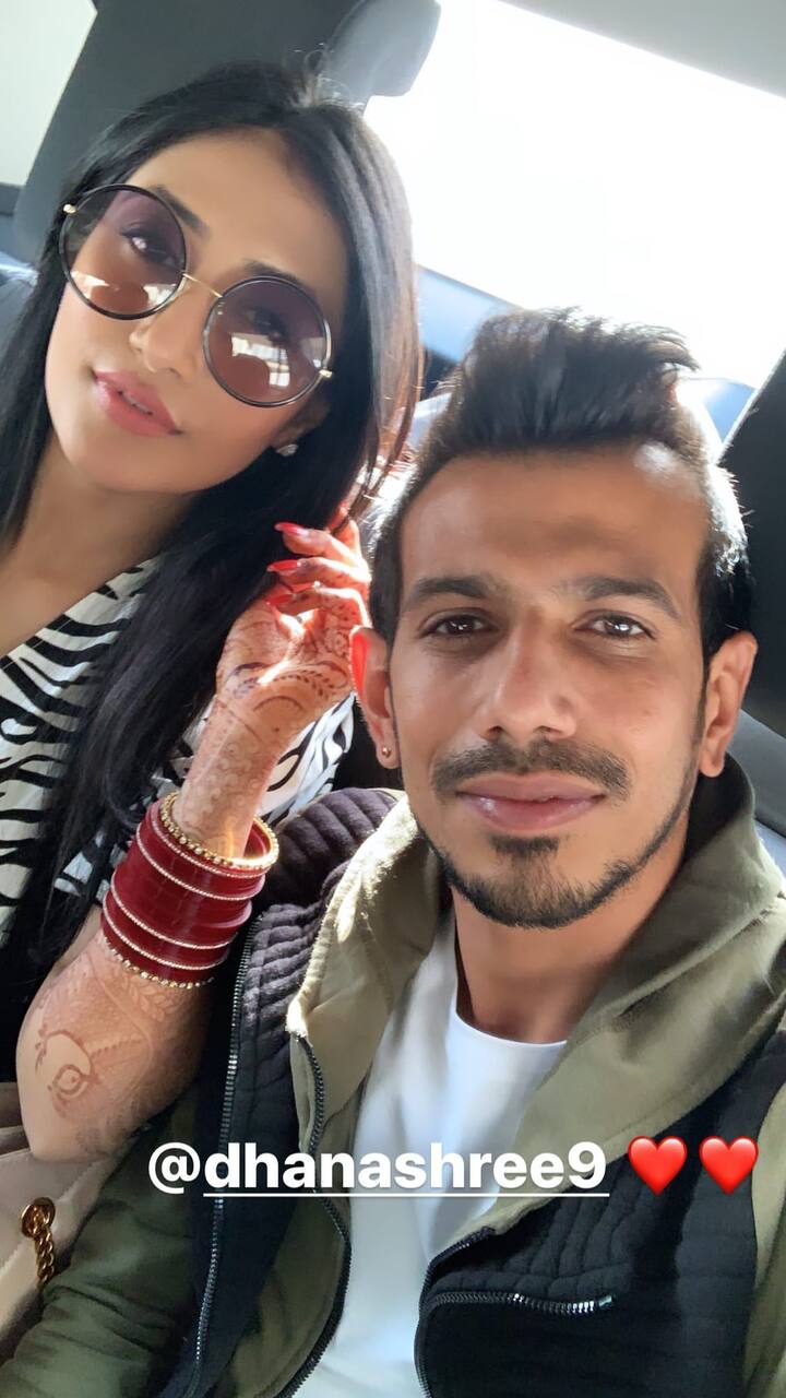Dhanashree flaunted her chooda while striking a pose for the camera along with Yuzvendra. 