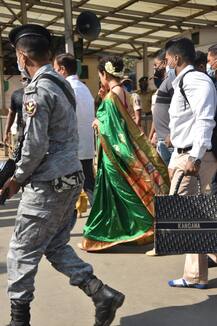 PICS: Kangana Ranaut Looks ELEGANT In A Saree As She Visits Siddhivinayak Temple With Sister Rangoli