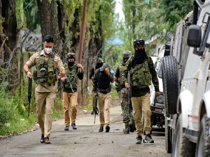 Jammu Kashmir: Militant Associate Of TRF Arrested In North Kashmir's Baramullah J&K: Militant Associate Of TRF Arrested In North Kashmir's Baramulla